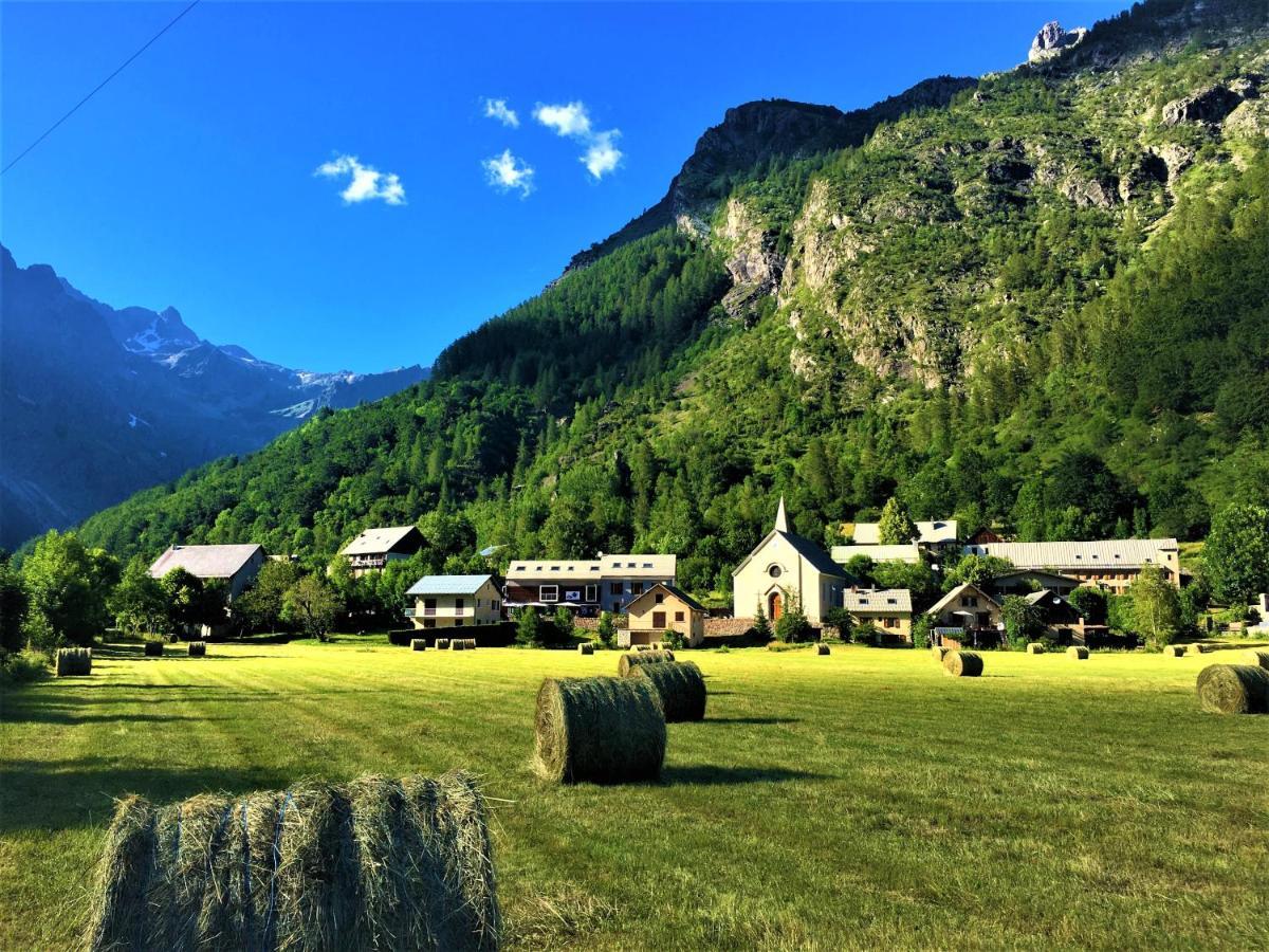 Champoléon Auberge Des Ecrins מראה חיצוני תמונה